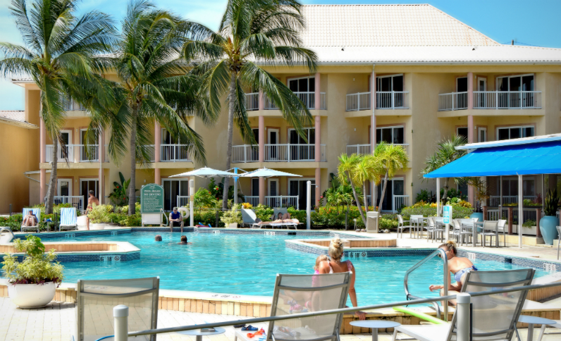 fresh water pool at grand caymanian resort