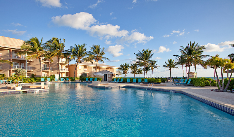 grand cayman resort hotel pool